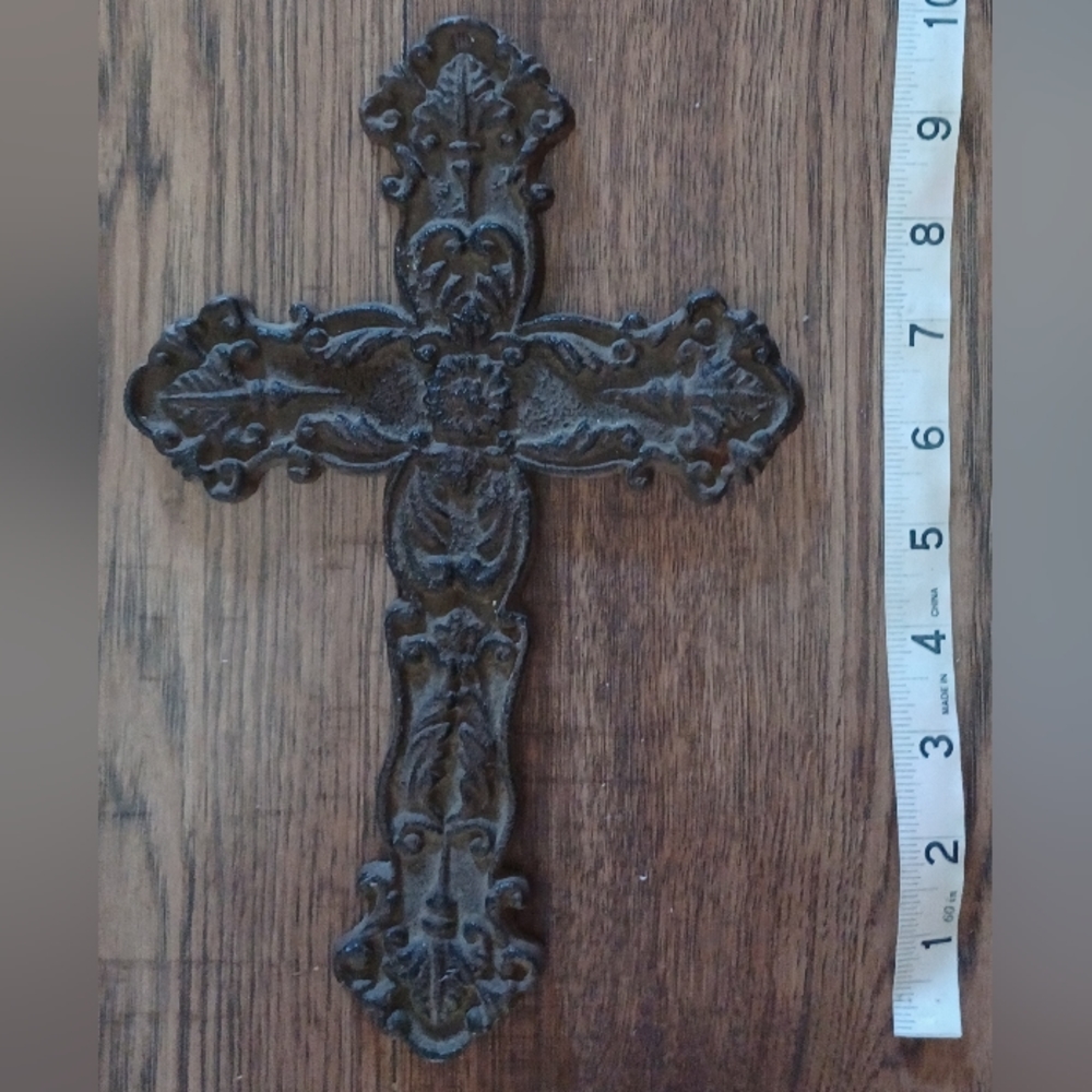 Cast iron Victorian style religious‎ cross rustic solid country western